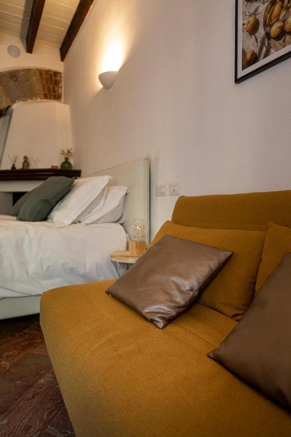 Cozy House In Naviglio Grande - Homy Apartments Milaan Buitenkant foto