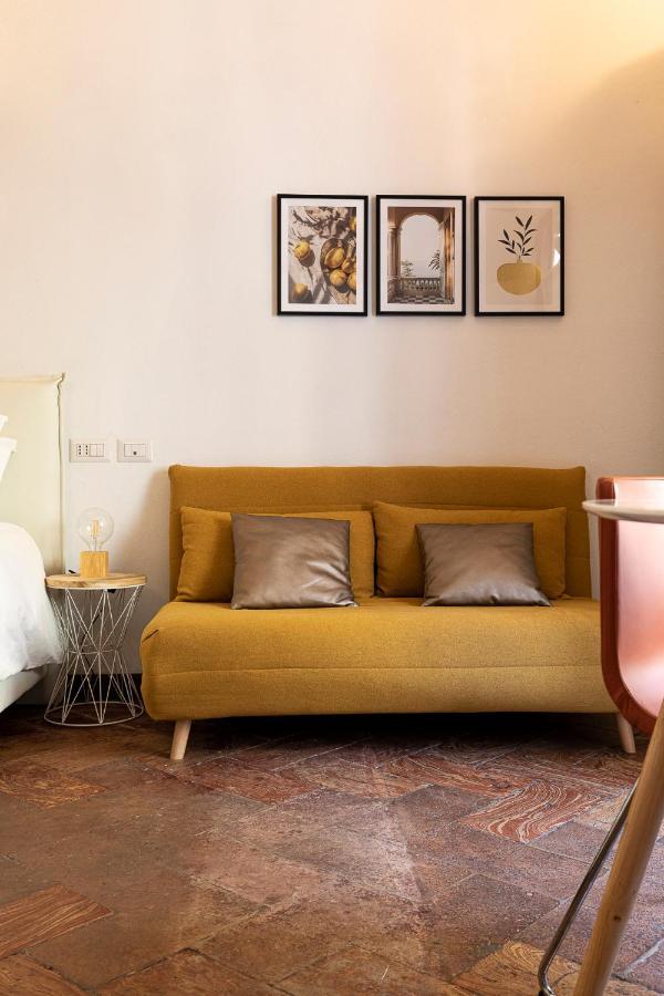 Cozy House In Naviglio Grande - Homy Apartments Milaan Buitenkant foto