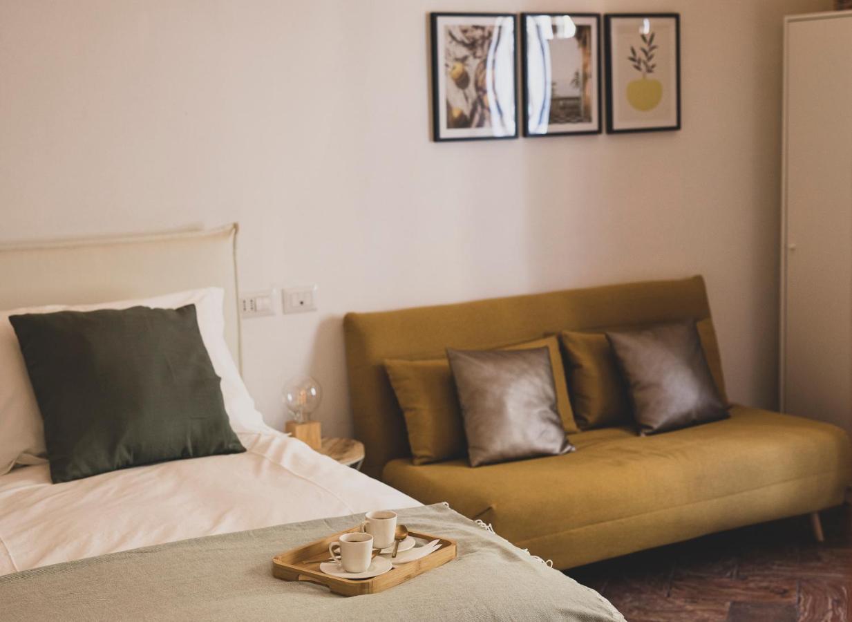 Cozy House In Naviglio Grande - Homy Apartments Milaan Buitenkant foto